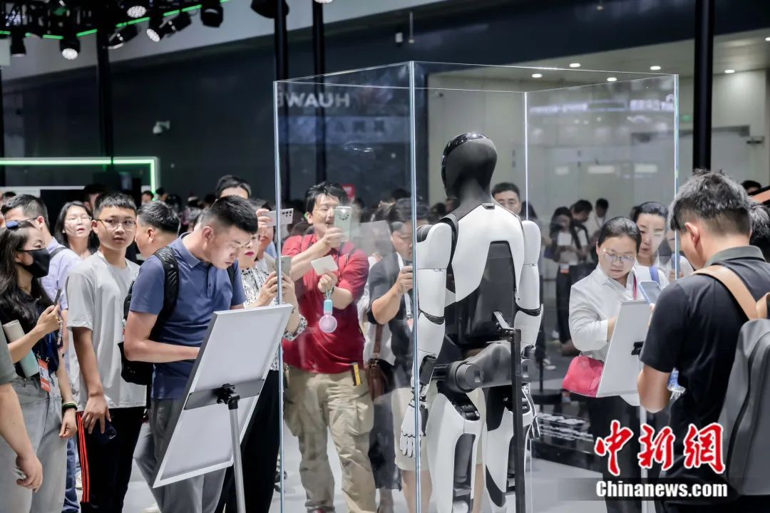 Humanoid robots are really coming!