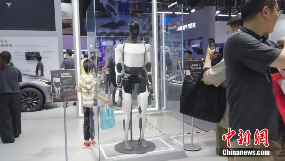 Humanoid robots are really coming!